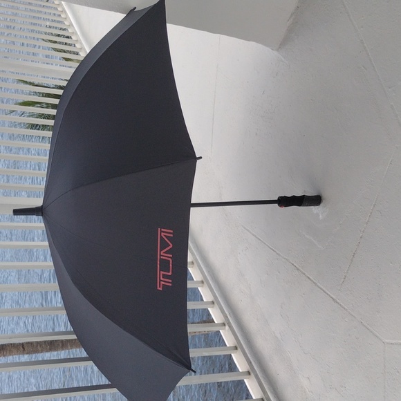 Tumi Push Button Umbrella - Picture 7 of 11